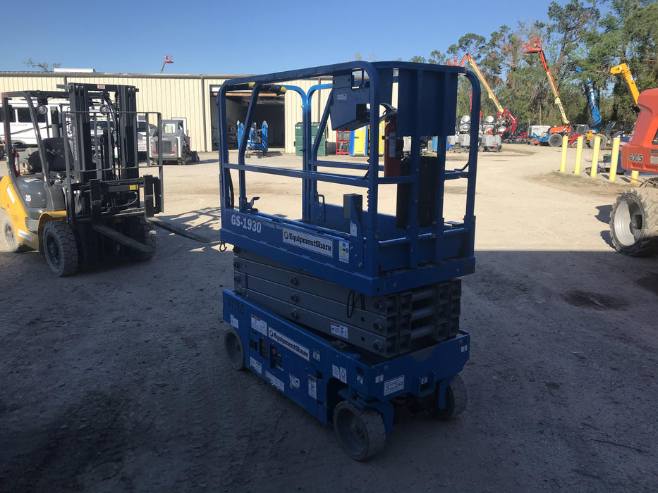 2019 Genie GS-1930 Fixed Rails with Chain Entry