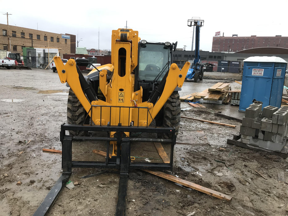 2020 JCB 510-56 Cab/Heat/Air, 74 HP, Solid Tires, STD Worklight, Beacon, Aux Hydraulics, Lifting Eye, Back up Alarm w/66" Carriage/60" Forks