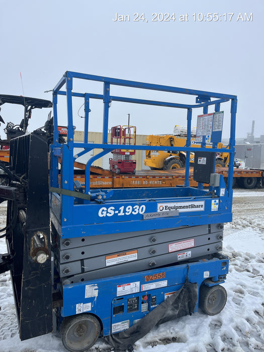 2020 Genie GS-1930 Solid Non Marking Tires, Beacon, Folding rails with half height swing gate, 800W Inverter