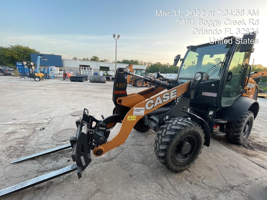 2018 Case 221F AC CAB COMPACT WHEEL LOADER 1.3-1.57 CUYD