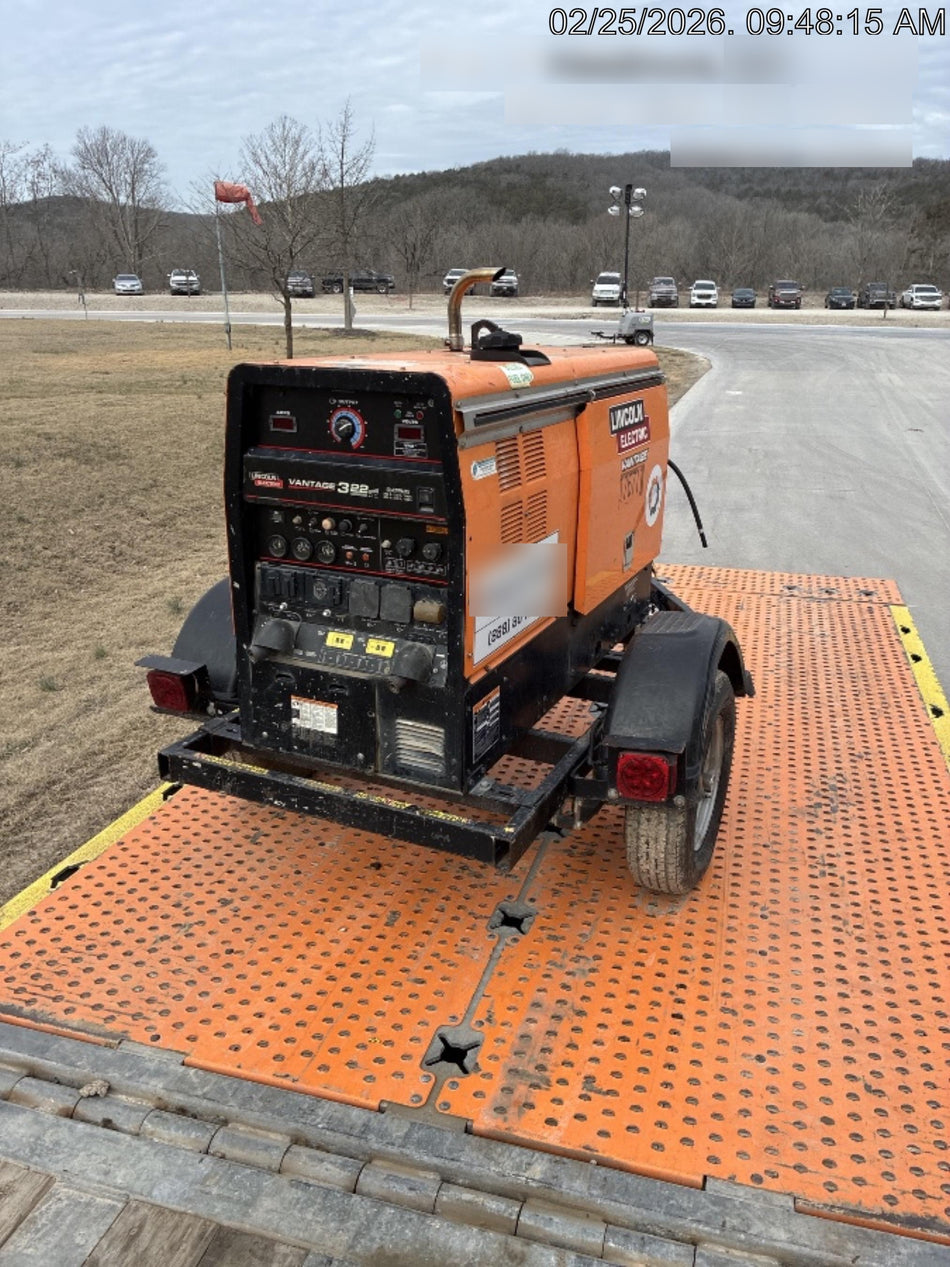 2021 Lincoln Electric Vantage 322 Vantage 322 Ready Pak 3 w/ Decals, ORANGE (includes trailer, cable rack, fender light kit) NO Telematics