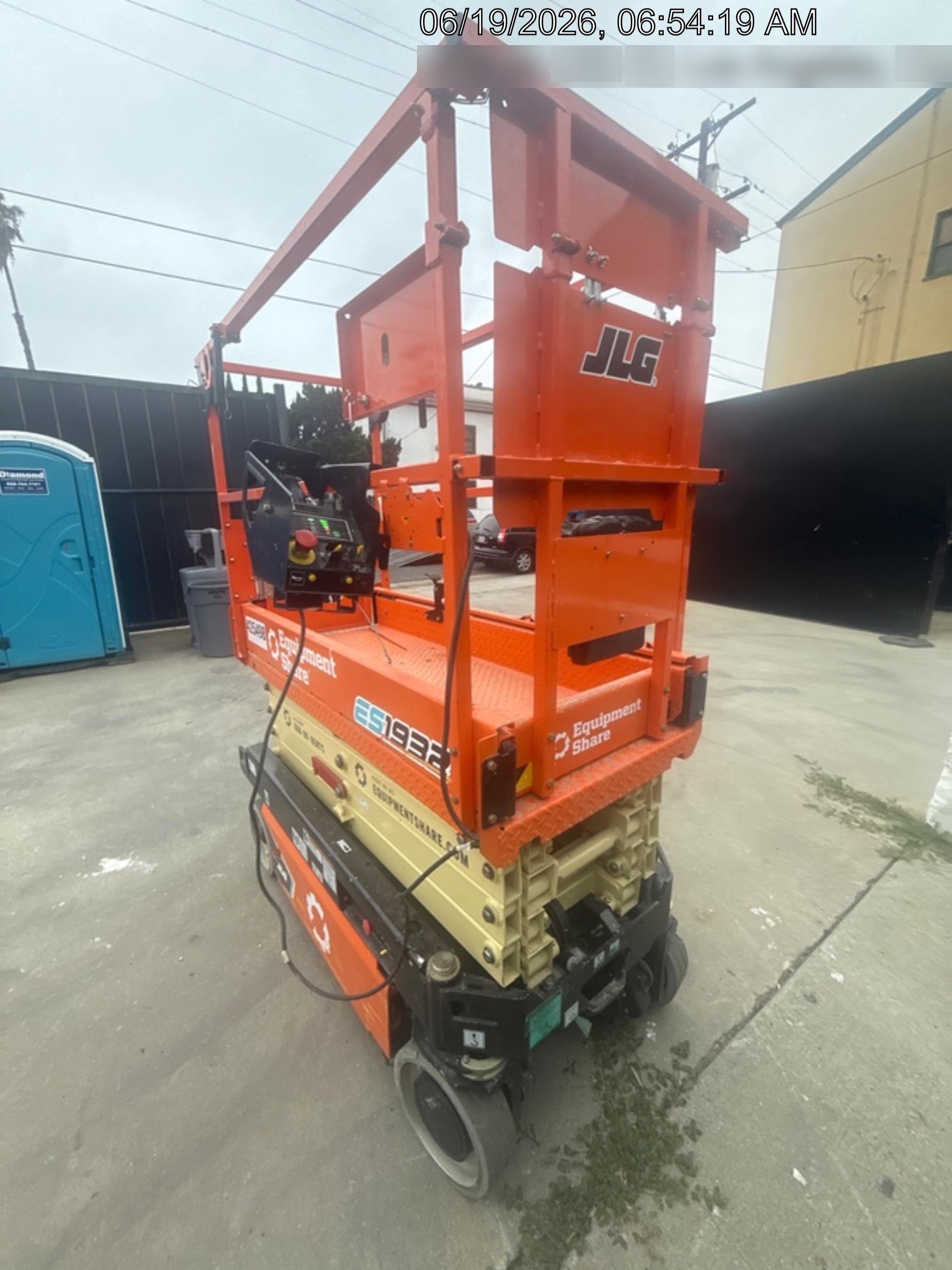 2024 JLG ES1932