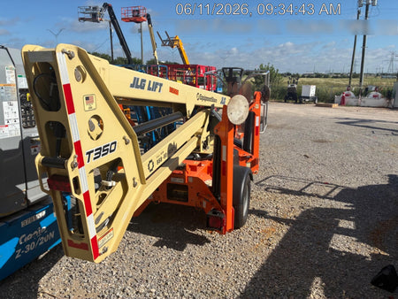2023 JLG T350