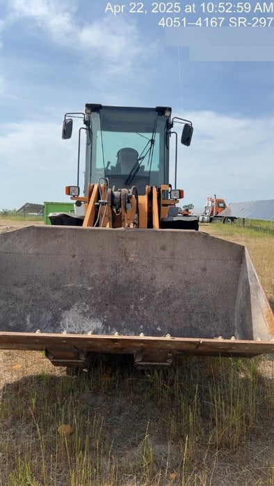 2016 Case 621F CLOSED CAB, JRB 416 STYLE HYD COUPLER