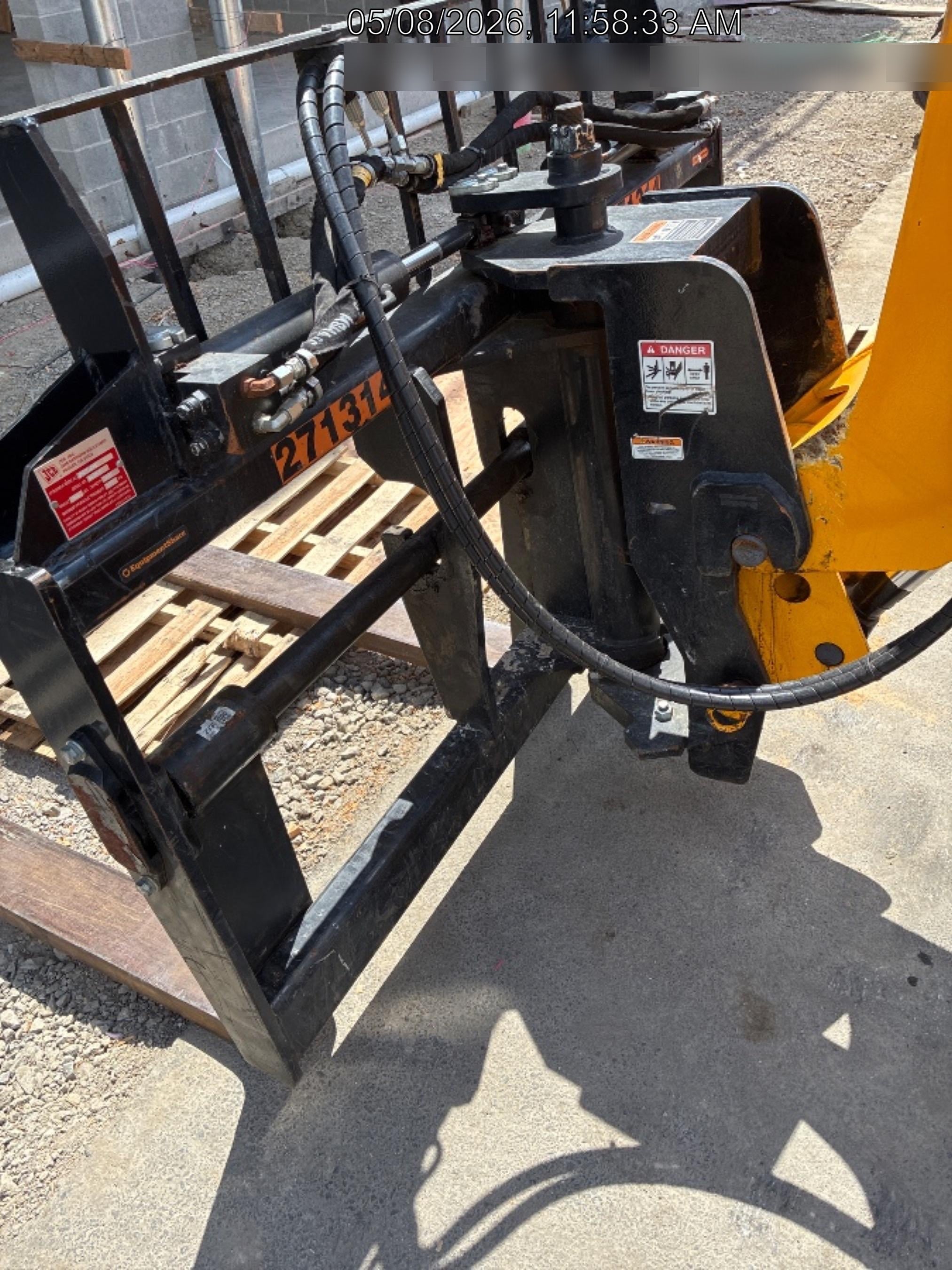 2022 JCB 332/E5286