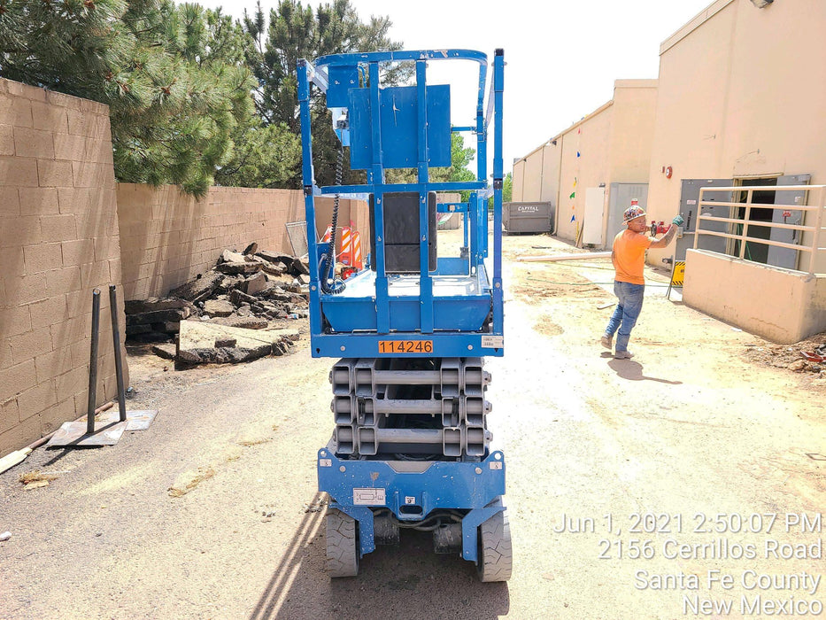 2020 Genie GS-2632 Solid NM Tires, Folding Rails with Half-Height Swing Gate, Beacon