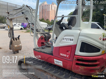 2022 TAKEUCHI TB250-2R