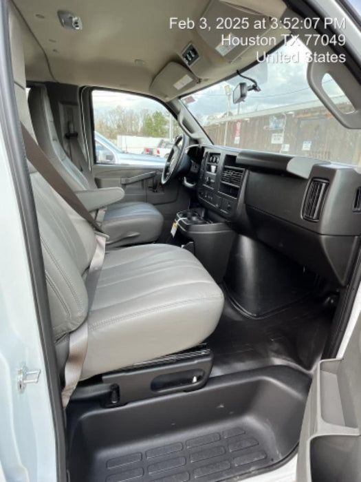 2025 CHEVROLET Express Van - Rental