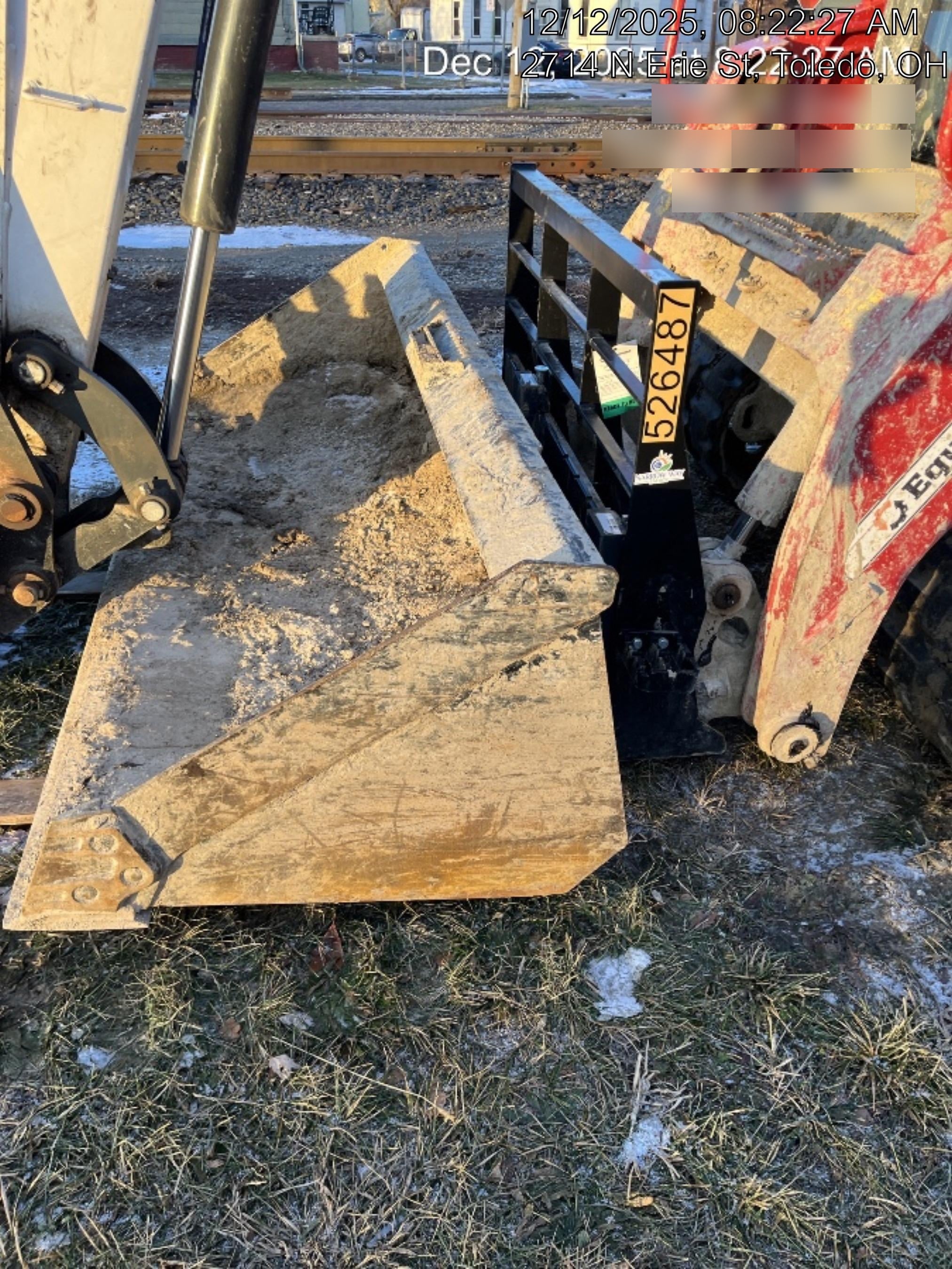 2025 ARROW MATERIAL HANDLING 48" Pallet Forks - Arrow