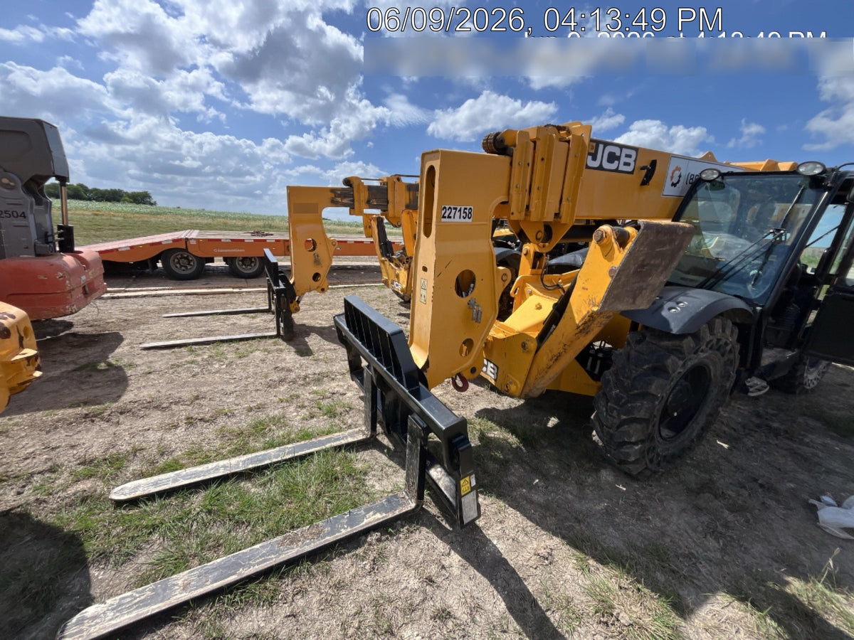2022 JCB 510-56