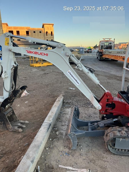 2023 TAKEUCHI TB20e