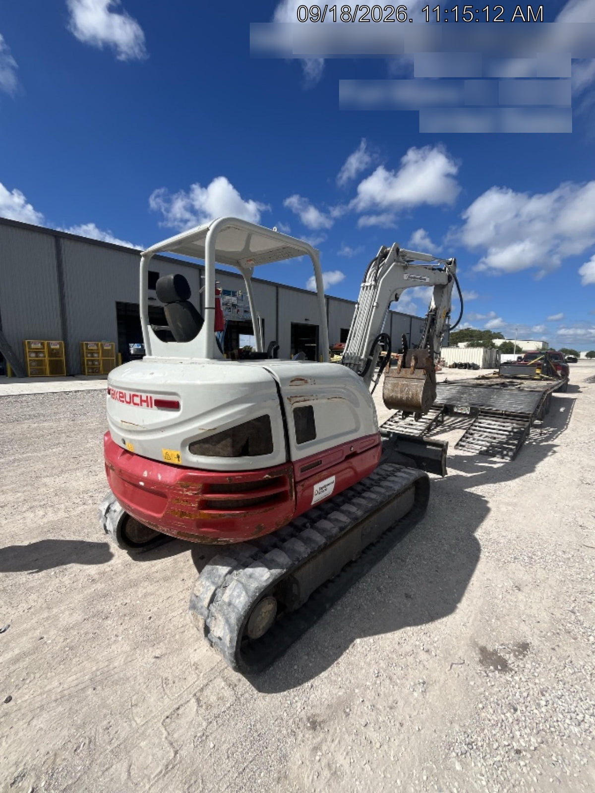2023 TAKEUCHI TB250-2R