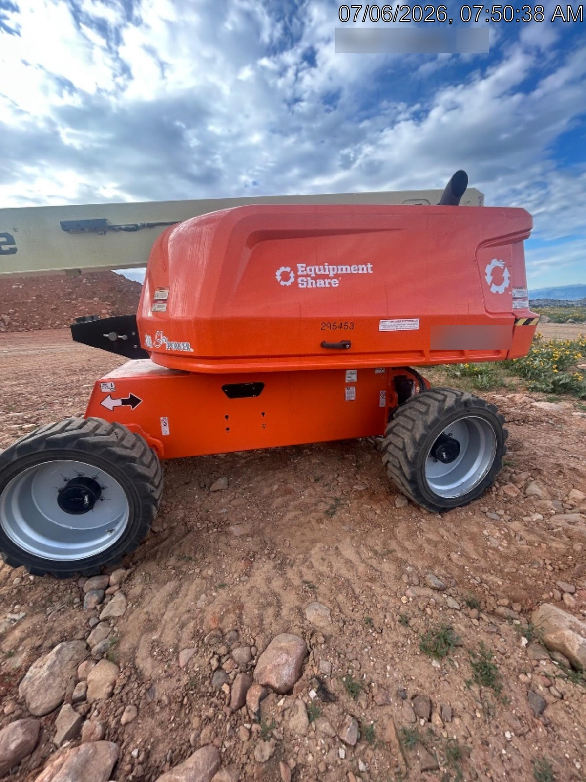 2023 JLG 660SJ
