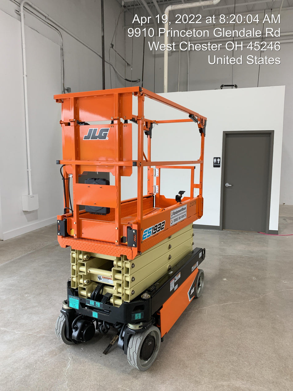 2022 JLG ES1932