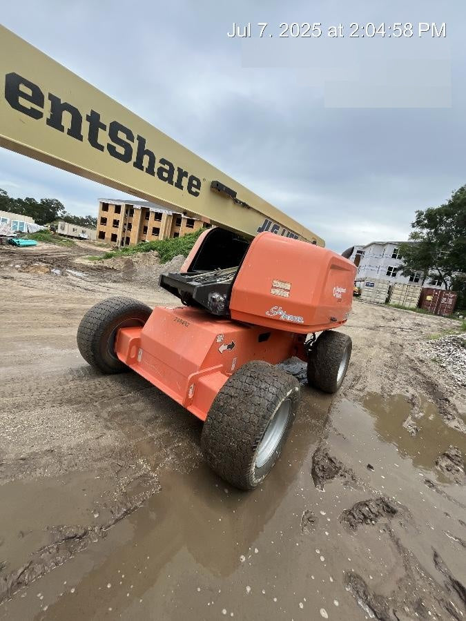 2022 JLG 660SJ