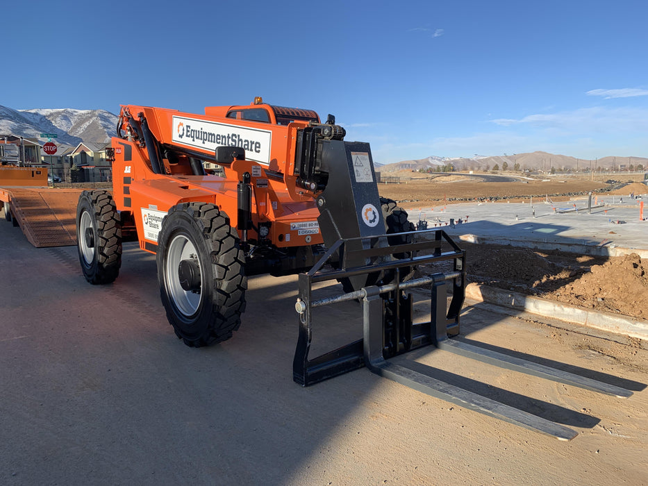 2020 Skytrak 8042 Cab/Heat/Air, Solid Tires, Work Lights, Beacon, Aux Hydraulics, Back up Alarm, Lifting Eye, ES Decals