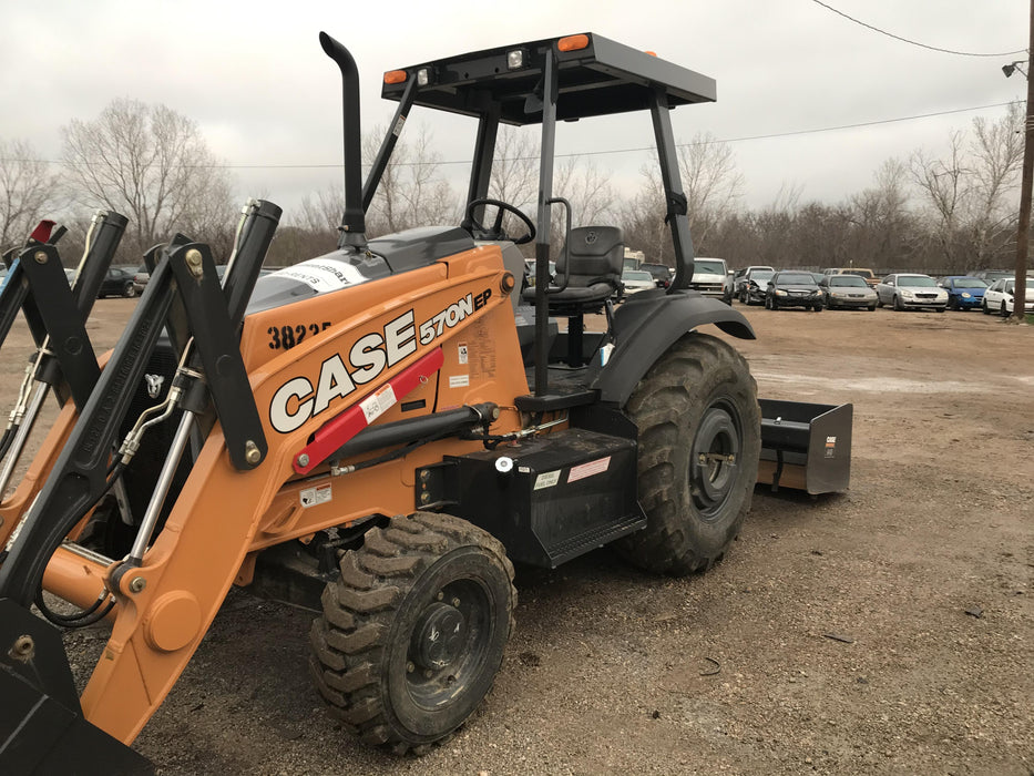 2019 Case 570N EP Canopy, 4WD, GP Front Bucket, Dual Tilt Cylinder, 84" Box Blade w/ Scarifier, Wheel Weights, Beacon