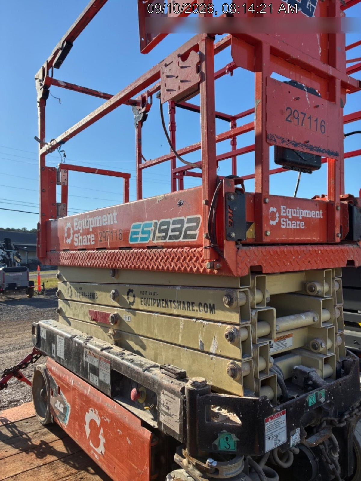 2023 JLG ES1932