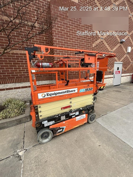 2021 JLG ES1932
