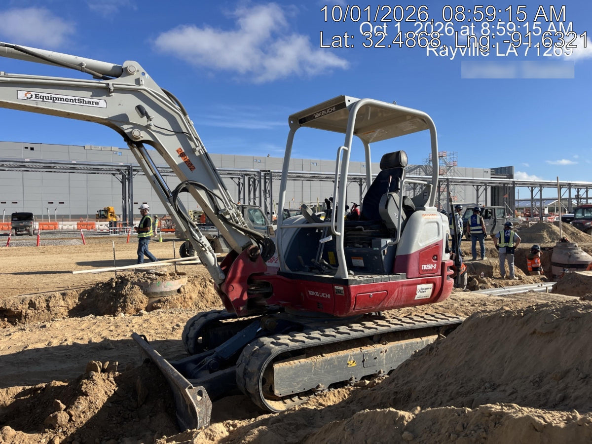 2022 TAKEUCHI TB250-2R