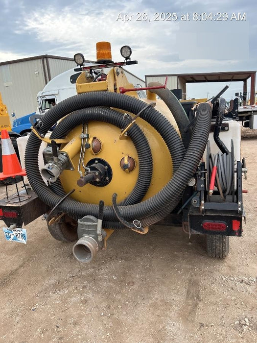 2023 VAC-TRON LP573XDT