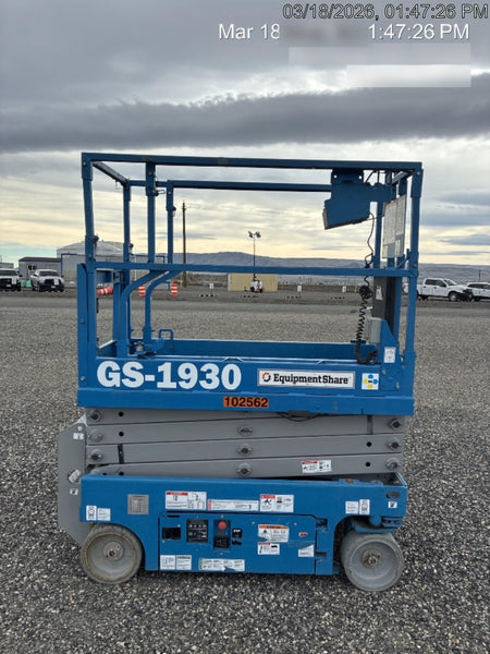 2020 Genie GS-1930 Solid Non Marking Tires, Beacon, Folding rails with half height swing gate, 800W Inverter