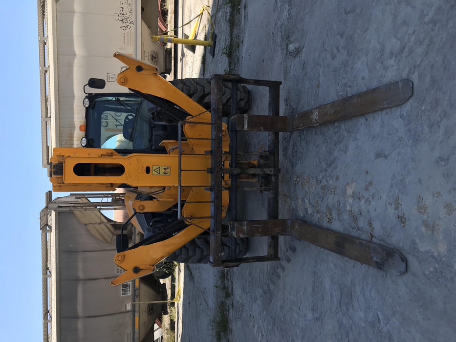 2019 JCB 512-56 109 HP w/CAB/HVAC, Beacon, Aux Hydraulics, Worklights, Solid Tires