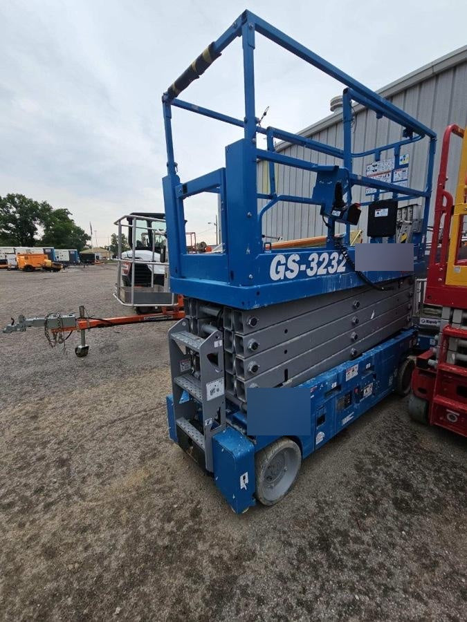 2022 GENIE GS-3232