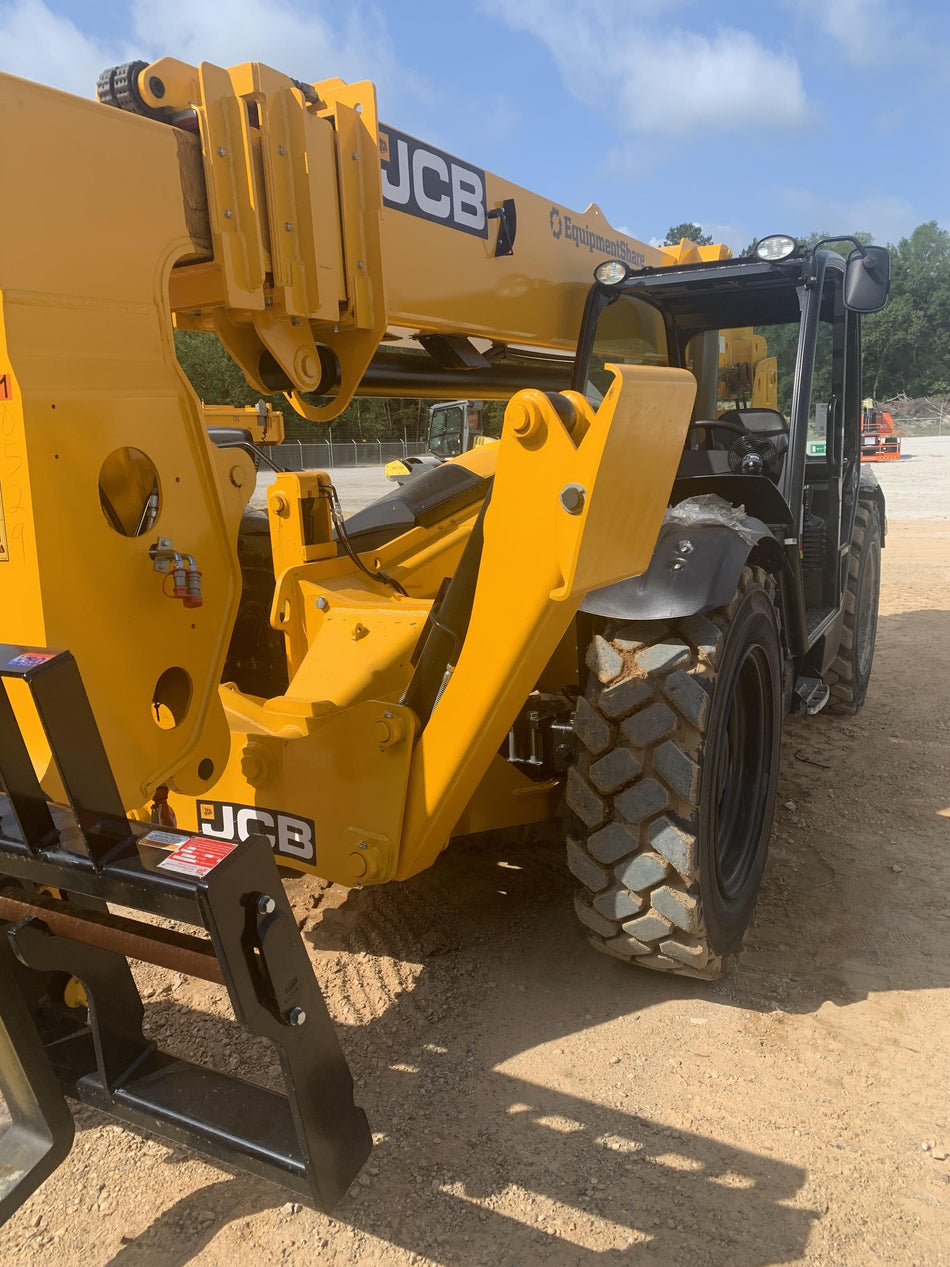 2023 JCB 510-56
