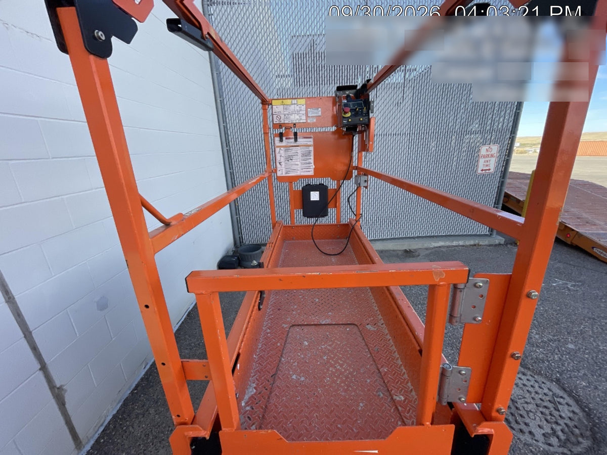 2021 JLG ES1932