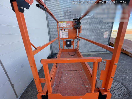 2021 JLG ES1932