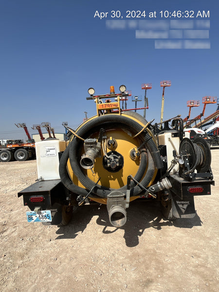 2021 Vac-Tron LP573XDT T4 Koehler Diesel Engine, 500 Gallon Debris Tank, x2 100 Gallon Water Tanks