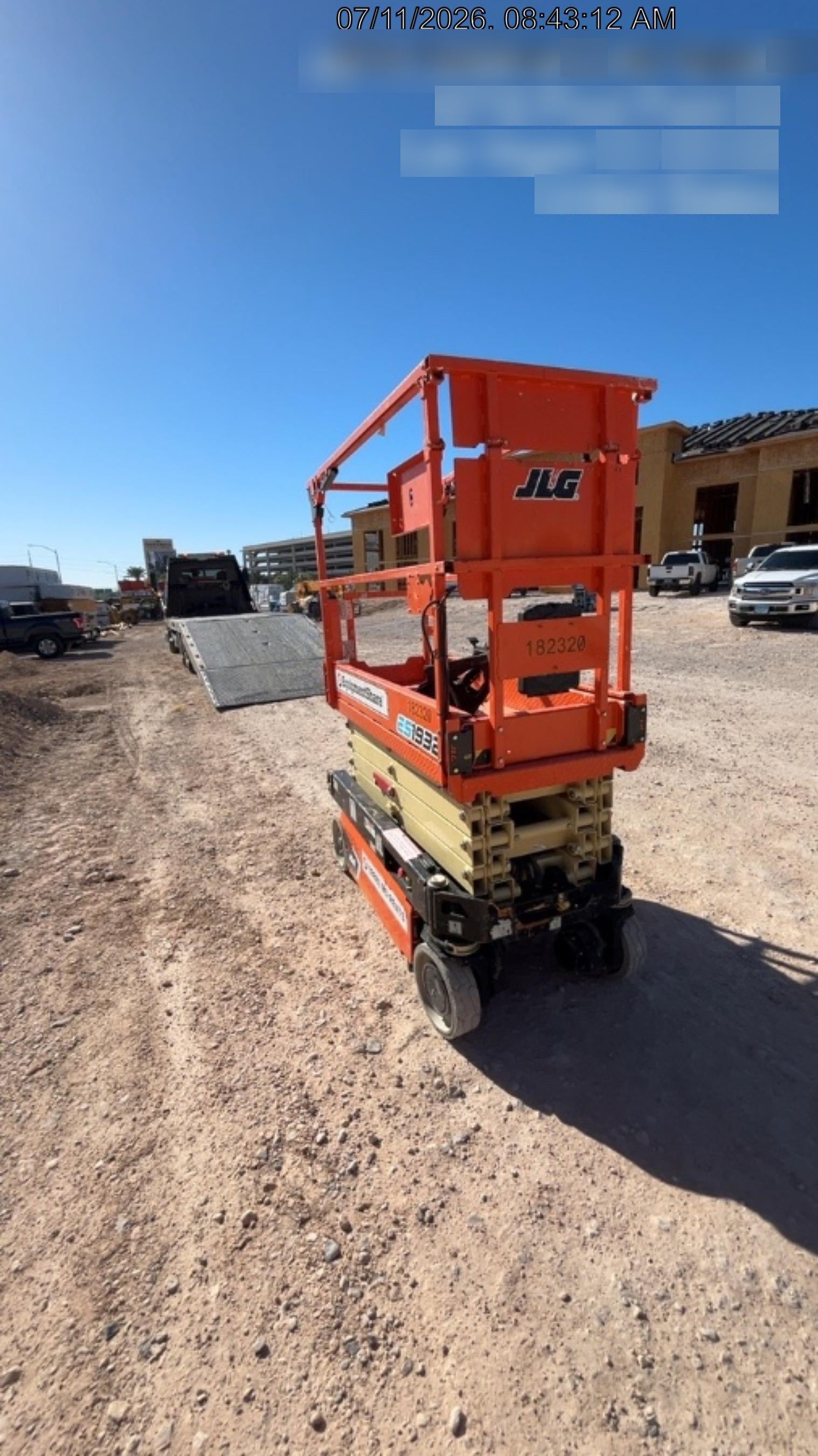 2021 JLG ES1932