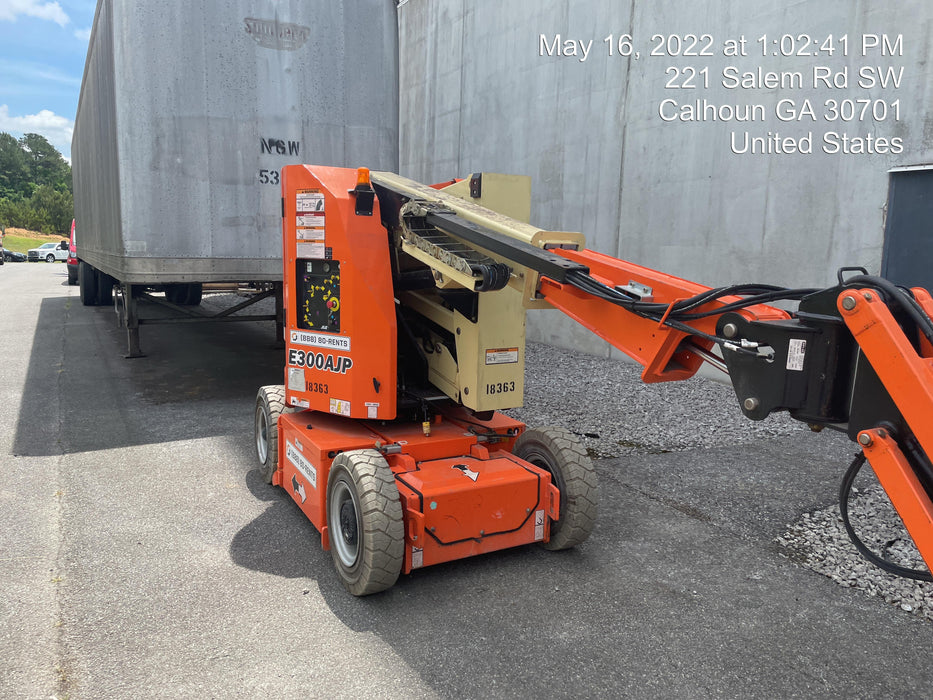 2019 JLG E300AJP