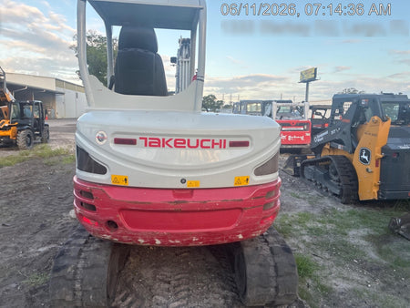 2023 TAKEUCHI TB250-2R