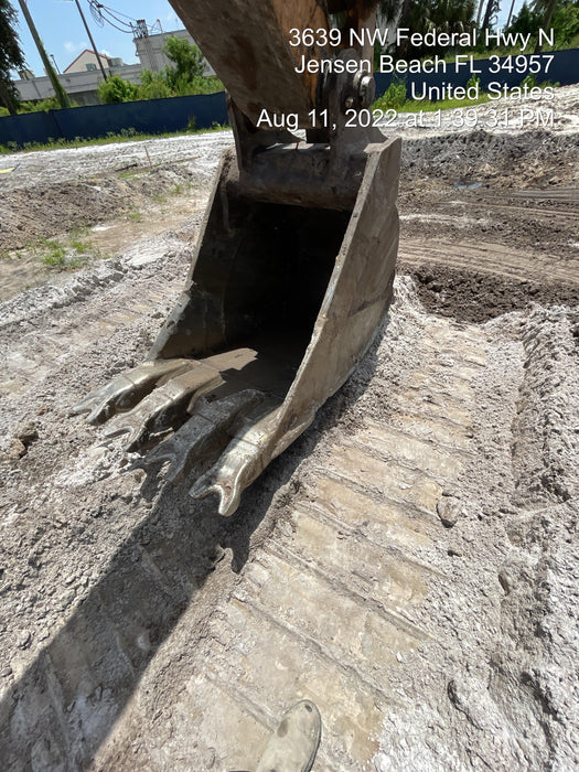 2017 CASE 36" Bucket - Case