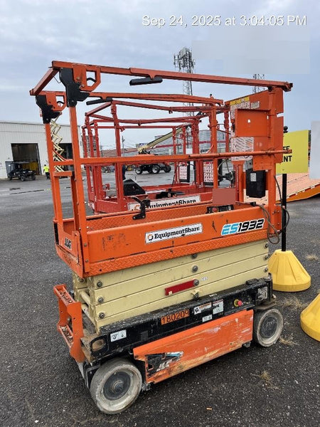 2021 JLG ES1932