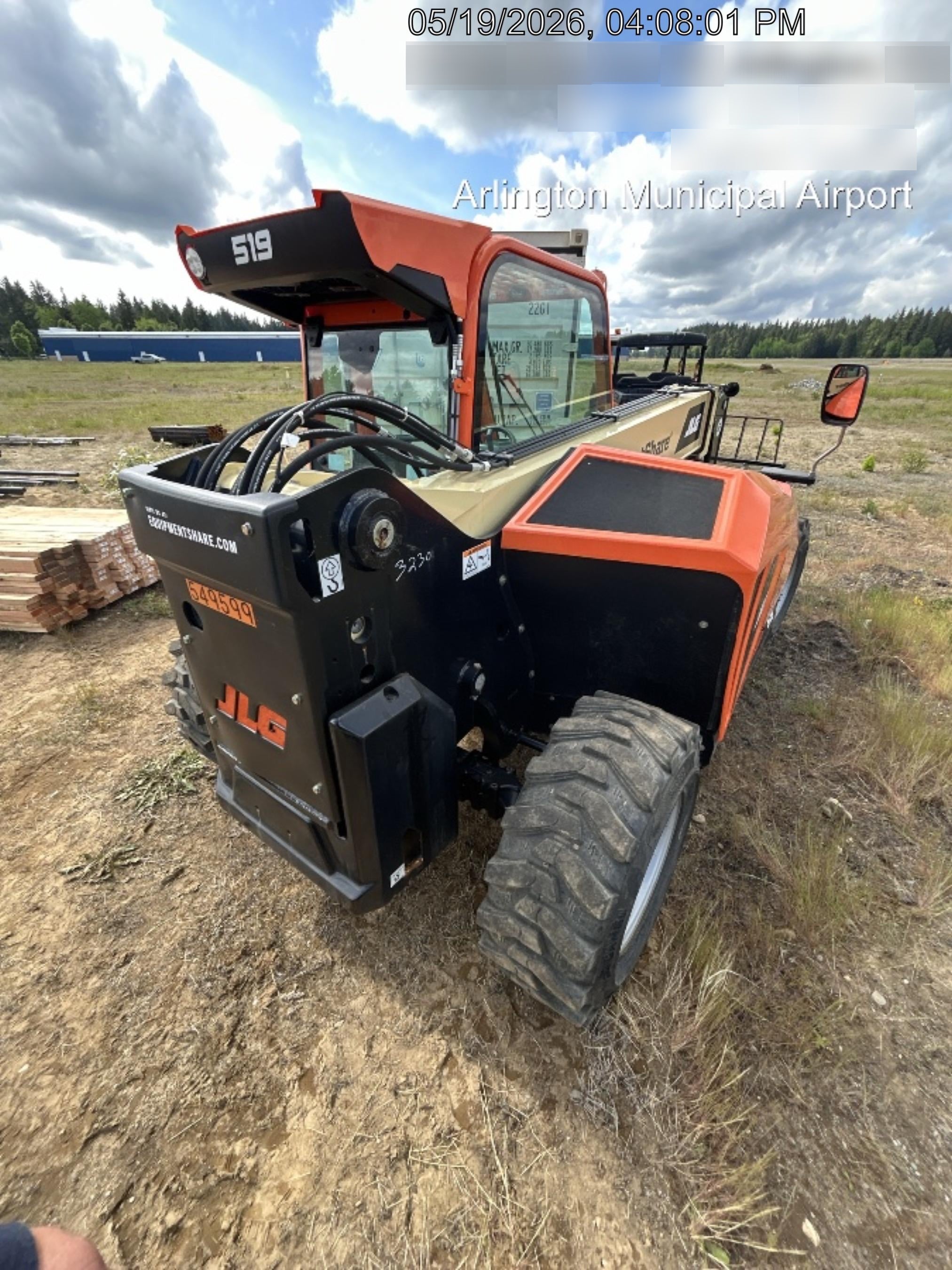 2025 JLG 519