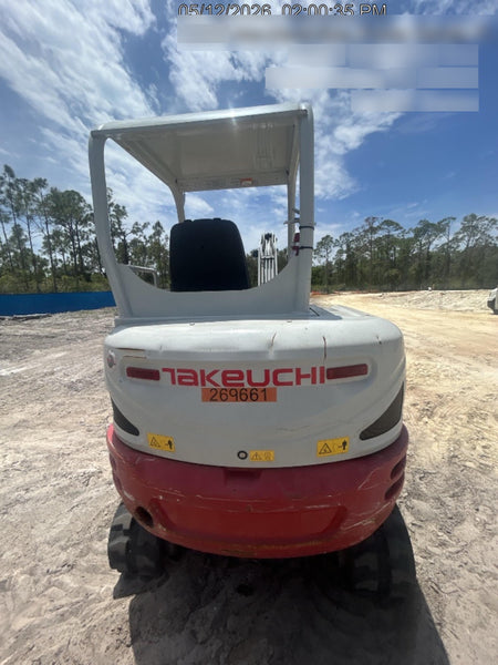 2022 TAKEUCHI TB235-2R
