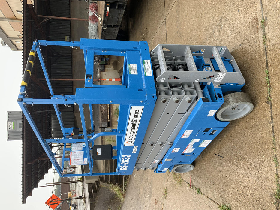 2020 Genie GS-2632 Solid NM Tires, Folding Rails with Half-Height Swing Gate, Beacon