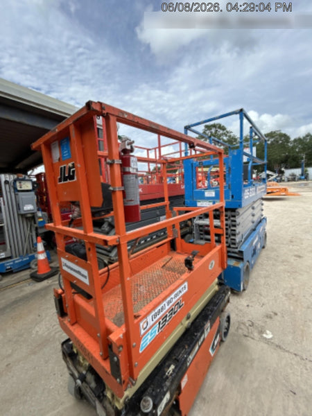 2021 JLG ES1330L