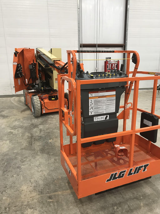 2019 JLG E300AJP