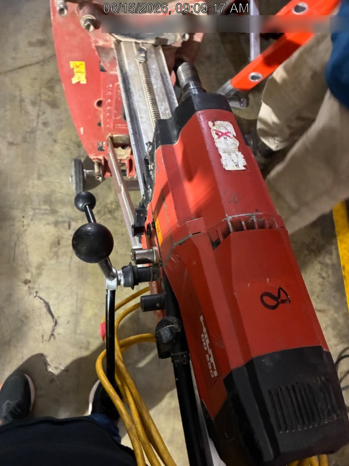 2021 HILTI DD250E