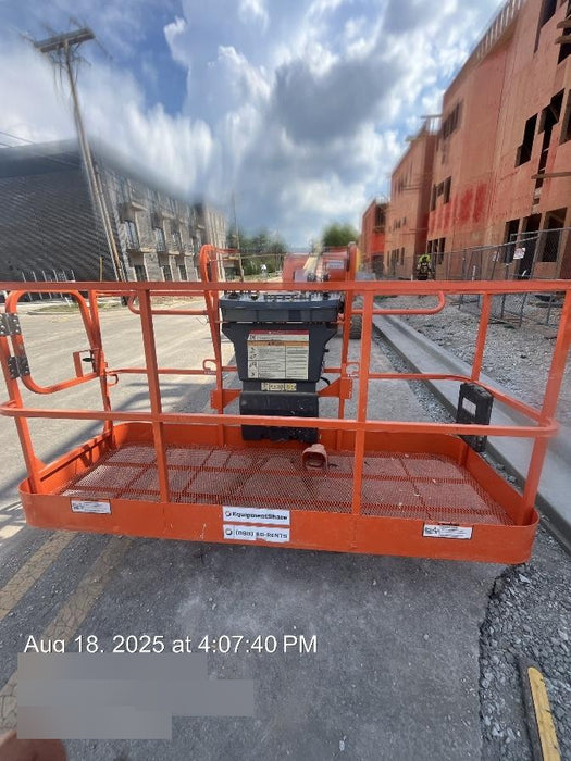 2019 JLG 460SJ