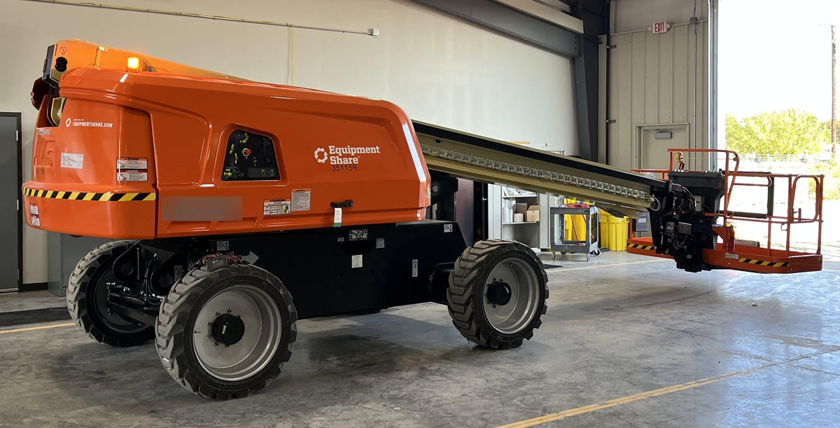 2023 JLG 600S