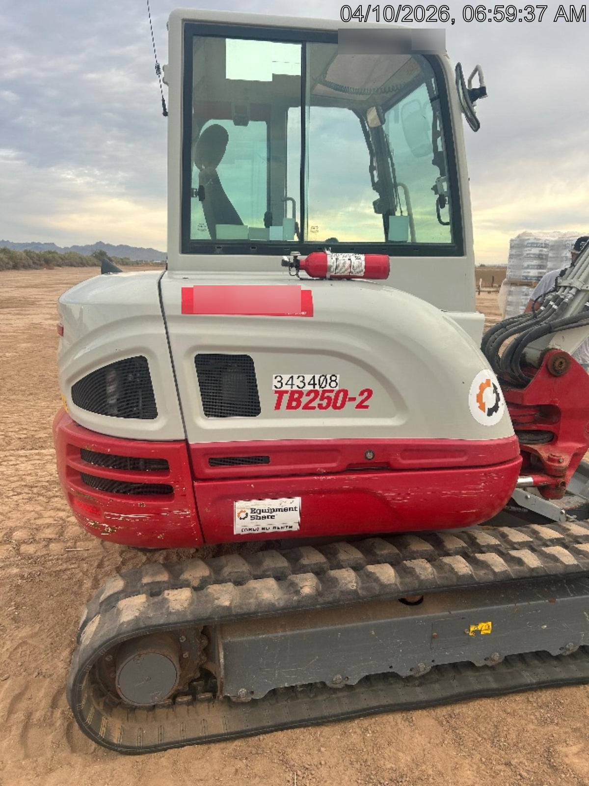 2023 TAKEUCHI TB250-2CR