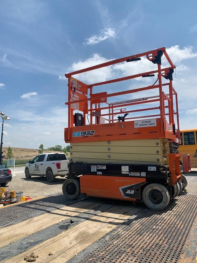 2021 JLG ES1932