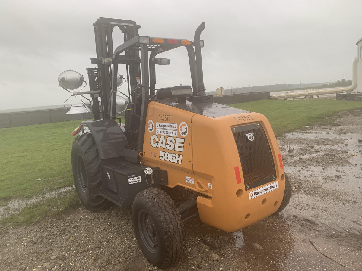 2021 CASE 586H