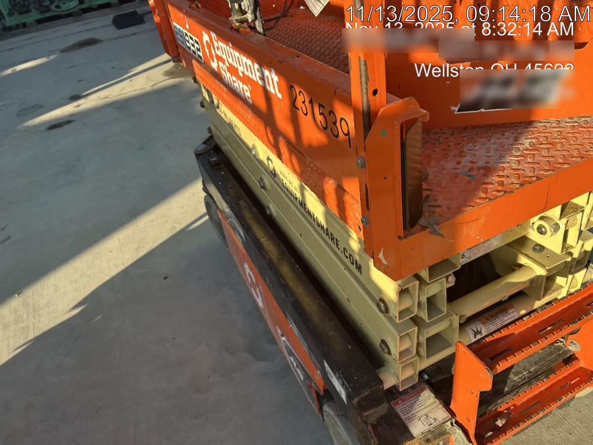 2022 JLG ES1932