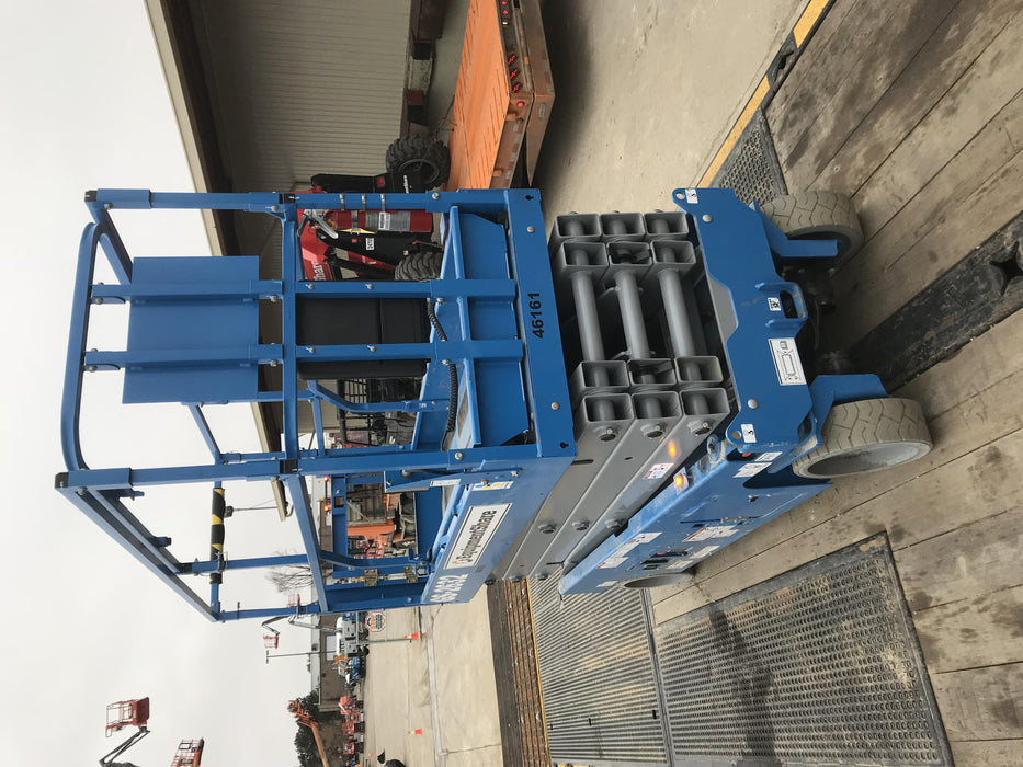 2019 Genie GS-2632 Folding rails with half height swing gate